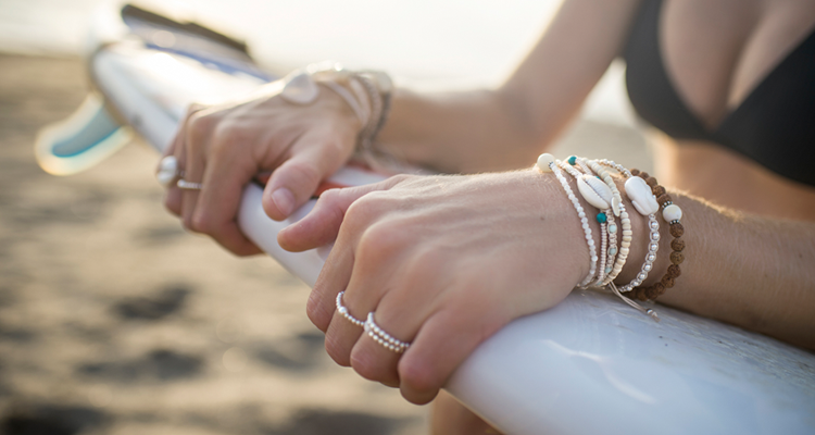 schmuck-fuer-surfer-a-pinch-of-salt-surfboard