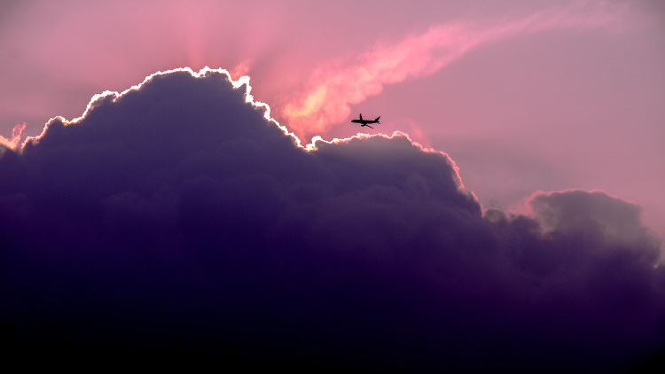 Billig in den Surfurlaub fliegen