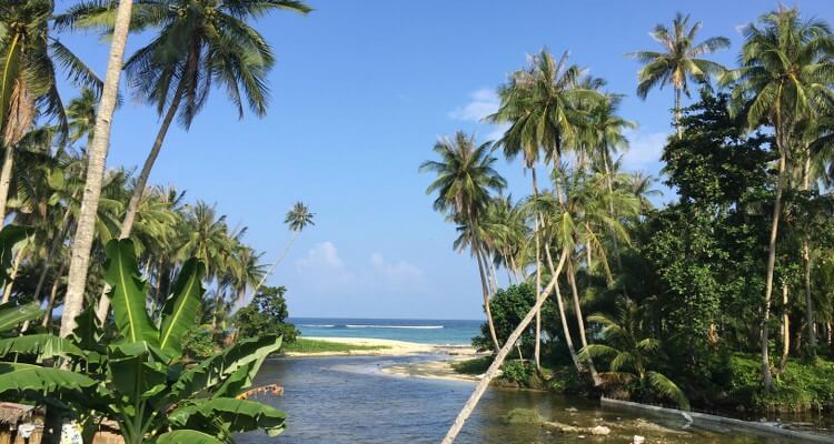 In den Philippinen gibt es mehr als 100 Surfspots