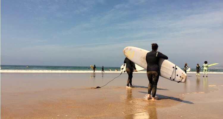 Fehler beim Surfen lernen: Die Leash hinter sich herziehen!