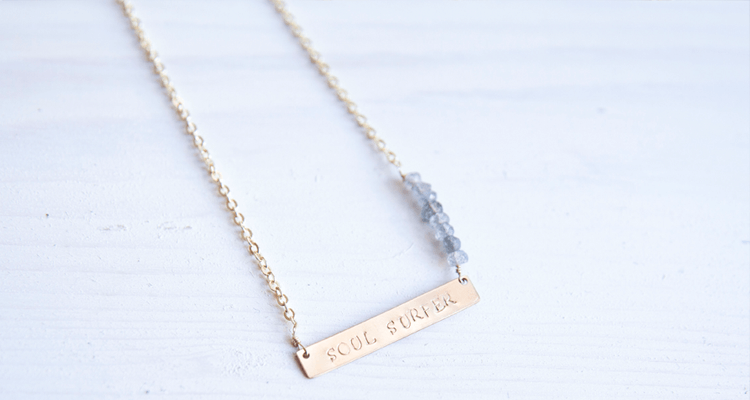 schmuck-fuer-surfer-naiona-soul-surfer