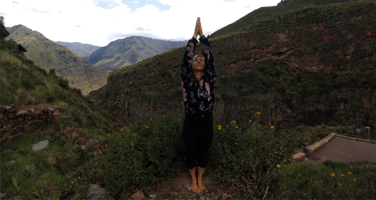 surfen-in-peru-yoga